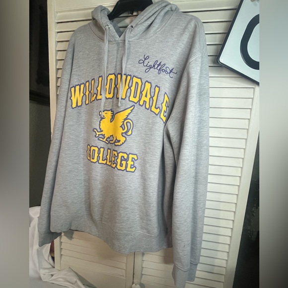 Disney PIXAR Onward Willowdale College Logo Tag - Picture 6 of 12